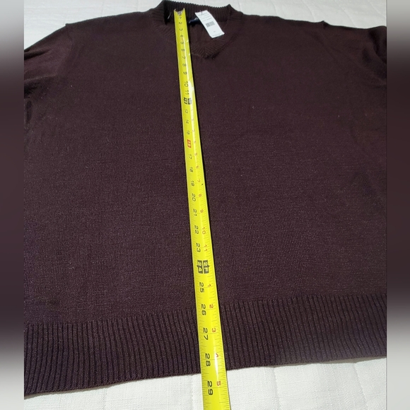 Oleg Cassini Silk Cotton V-neck Sweater - Picture 6 of 7